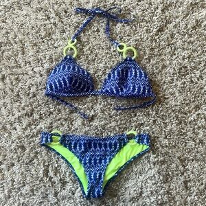 Victoria Secret - Blue/White/Neon Yellow Bikini - Geometric / Large / Small